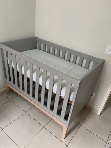 Vendo berço americano (que de transforma em cama) Matic