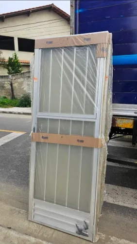 Porta de Alumínio 210 X 80 Cm com Vidros