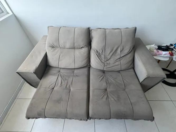 Sofá chaise retrátil usado 