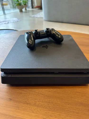 Ps4 slim 