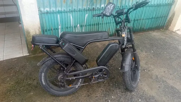 Bike elétrica Ouxi V8 com duas baterias e nota fiscal