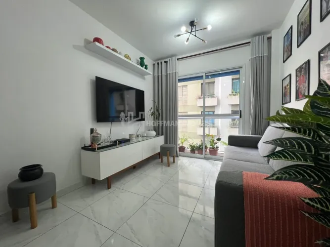 Apartamento à venda com 02 dormitórios, 01 suíte e 01 vaga de garagem no Bairro Santo Antô