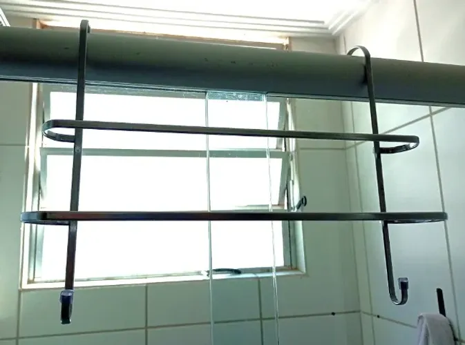 Porta toalha metálico duplo
