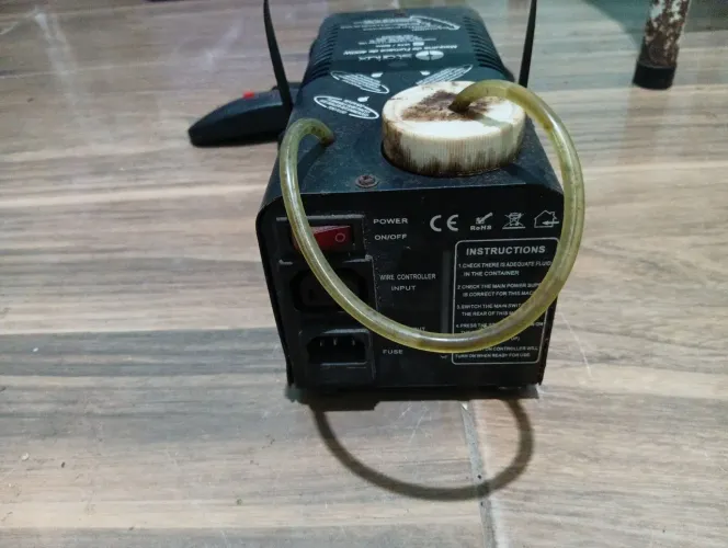 Máquina de fumaça para festas de aniversário casamento e muitos outros eventos no precinho