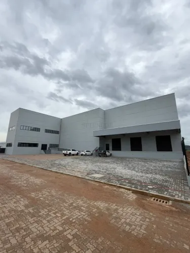 Galpão disponível para locação com 2.000 m2 em Itajai/SC