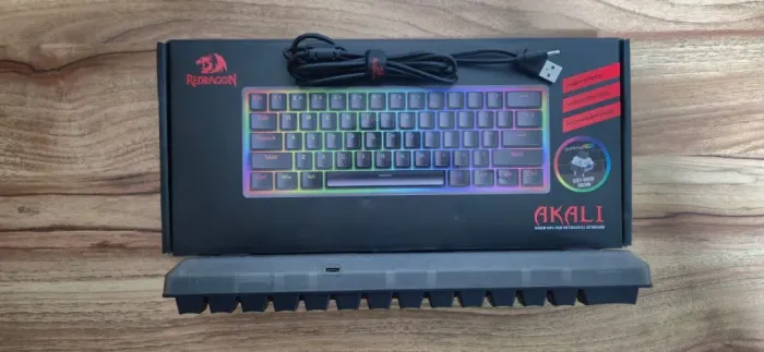 Teclado Mecânico Redragon Akali K642 RGB Switch Brown - Estado de Novo
