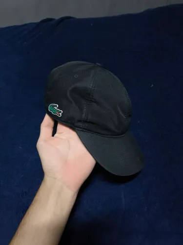 Vendo boné Lacoste sport e LV