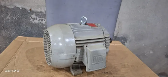 Motor WEG 10 trifásico 4 polos