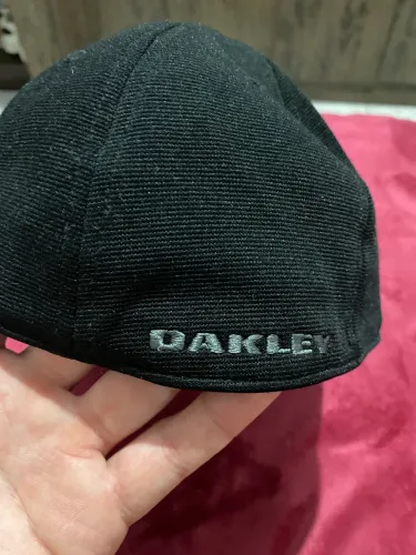 Boné oakley caveira