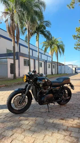 Triumph Bonneville T120 Black