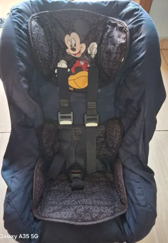 Cadeirinha de carro para criança