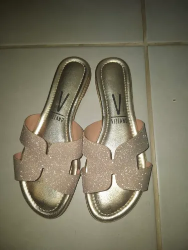Rasteirinha Vizzano dourada