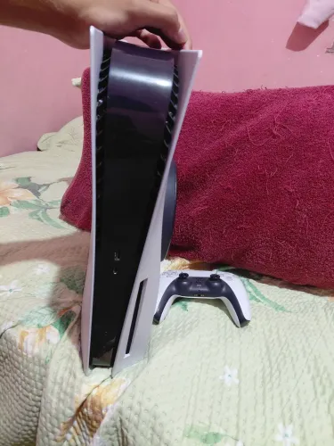 PS5 com Leitor de Disco + Controle | Muito Conservado
