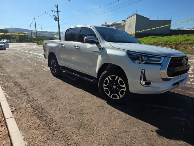 Toyota Hilux CD SRX 4X4 2.8 TDI 16V Diesel Aut. 2024