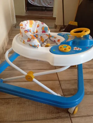 Andador infantil + bebê conforto Galzerano