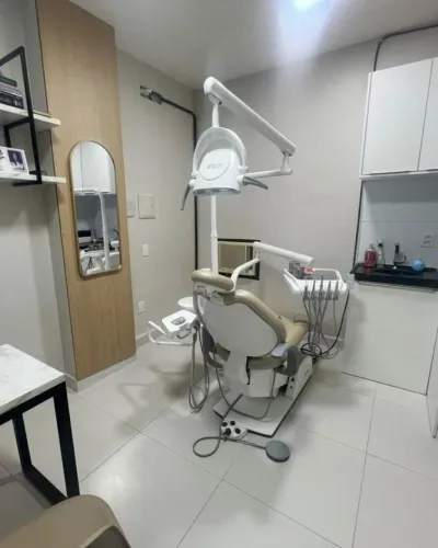 Oportunidade! Consultório Odontológico Seminovo CROMA 4F Completo 