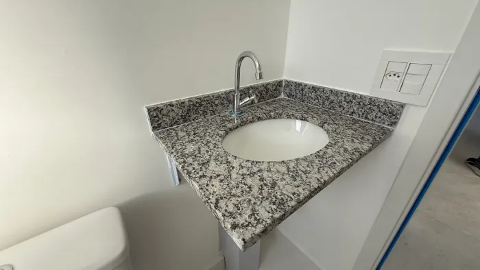 Pia Banheiro Granito COM torneira + Frontão