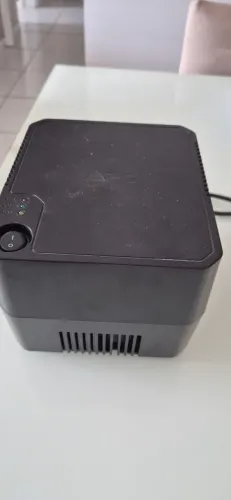 Estabilizador 1000 Va 8 Tomadas APC<br>Elizad 1000va 8 Tomadas 110v - APC Sol