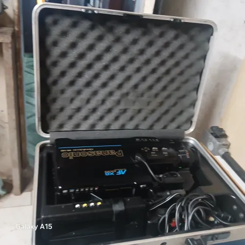 Vendo essa filmadora antiga Panasonic VHS AF X6 