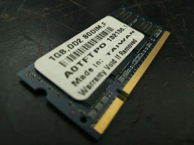 Memória RAM 1GB DDR2 SO-DIMM para Portátil