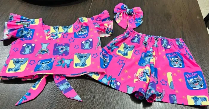 Conjunto Infantil Stitch Rosa Blusa Short e Laço Cabelo TAMANHO 10 R$ 60,00