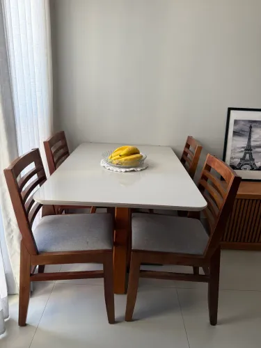 Mesa de Jantar Lakeada Off White com 4 lugares