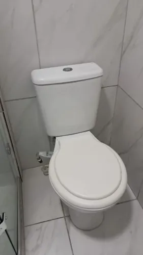 Vaso Sanitário com Caixa Acoplada Branco - Completo e em Ótimo Estado