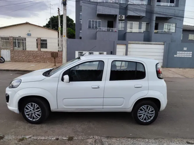 Fiat Uno Attractive 1.0 EVO Fire Flex 8V 5P 2021