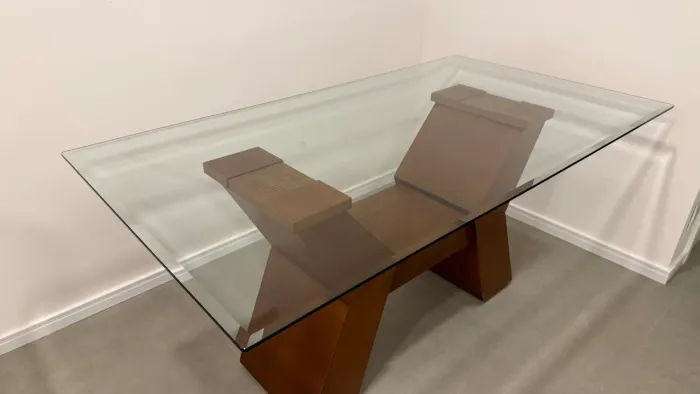Mesa de jantar sem cadeira