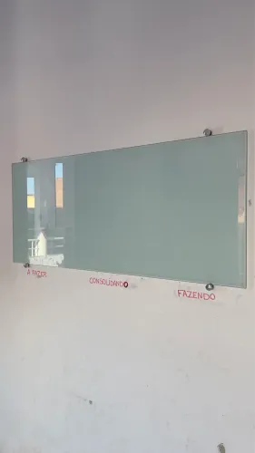 Lousa de vidro para escritório ou estudos