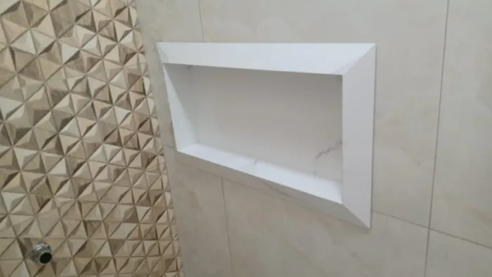 Nicho de porcelanato borda diamante 