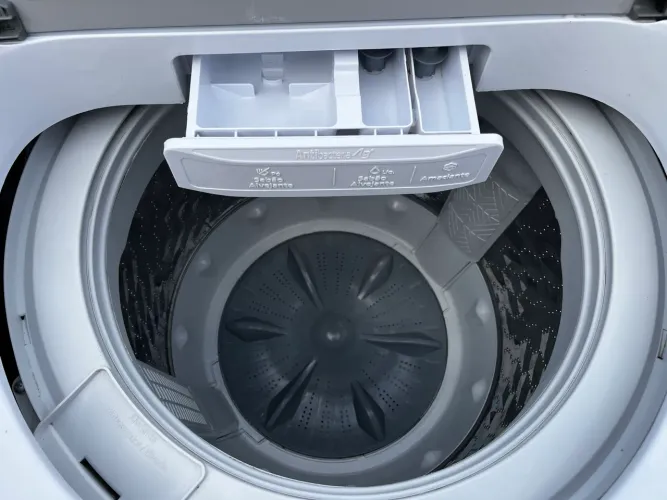 Vende-se máquina 16 kilos Panasonic