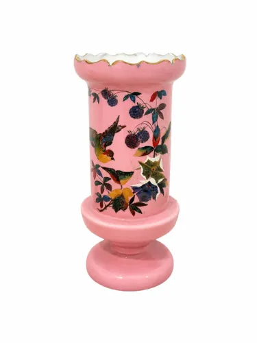 Vaso Antigo em Opalina Rosa com Pintura de Pássaros e Flores - Peça de Coleção