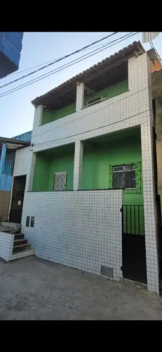 Vende-se 2 casas (Térreo e 1 andar). Bairro Odilon, Itabuna.