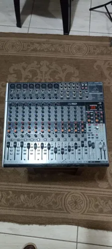 Mesa de Som Beringher X2222