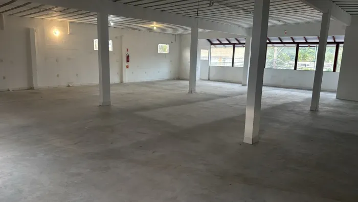 Alugo sala comercial ótima localização