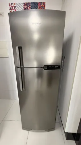 Geladeira Brastemp inox 385 litros frost-free semi nova