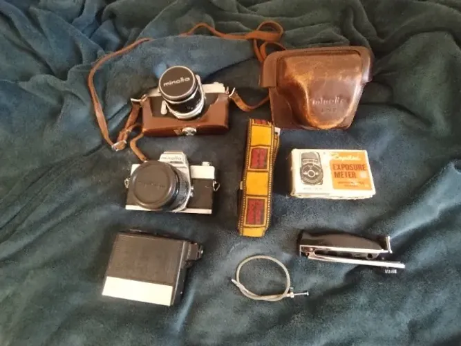 Cameras fotográficas manuais com acessórios