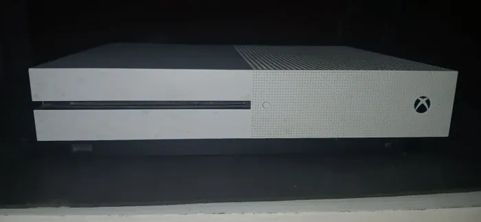 Xbox one s com defeito sem HD ( problema na placa principal).
