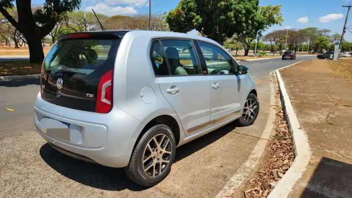 Volkswagen Up! Move 1.0 TSI Total Flex 12V 5P 2016