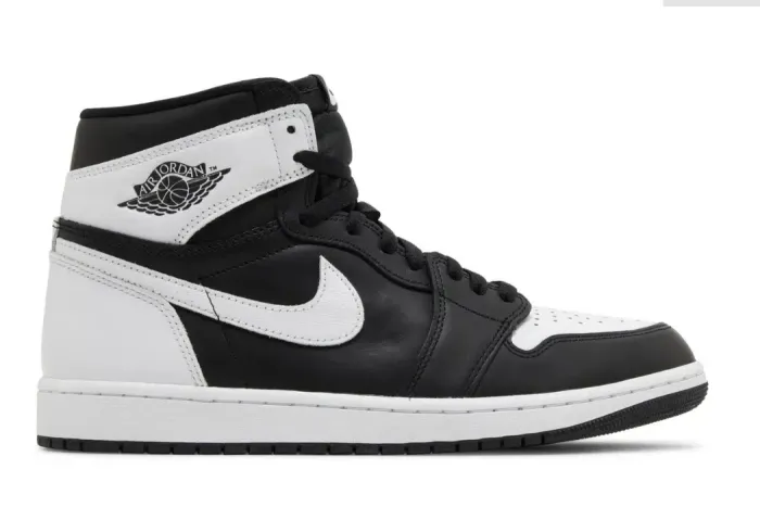 Tênis americano 26 cm ou 39,5 - Air Jordan 1 High OG "Black White" Preto