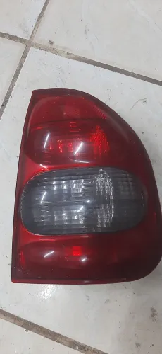Lanterna traseira corsa sedan 2000 em diante lado direito