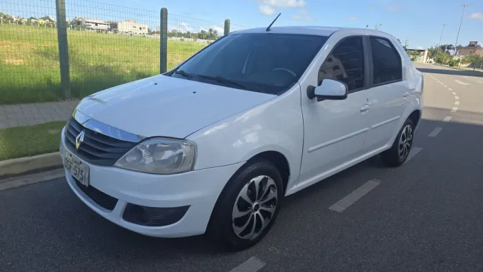 Renault Logan Expression Hi-flex 1.6 8V 4P 2013