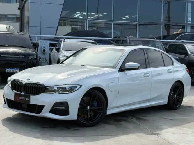 BMW 330E M Sport 2.0 Turbo Híbrido AU 2022