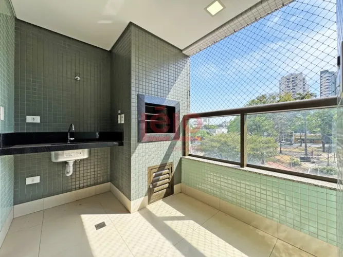 Apartamento de 3 quartos para alugar na Zona 01 em Maringá próximo ao Parque do Ingá com p