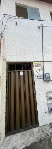 Alugo casa - primeiro andar - Aerolândia.
