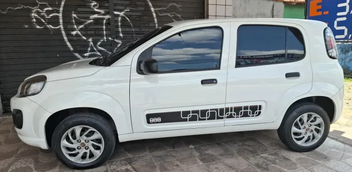 Fiat Uno Attractive 1.0 EVO Fire Flex 8V 5P 2021