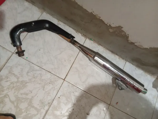 Vendo escapamento de moto