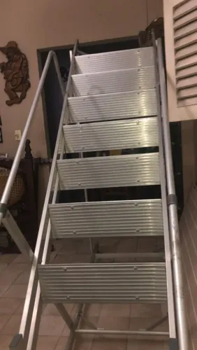 Escada de alumínio