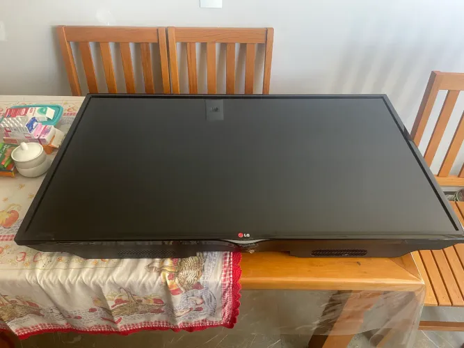 Smart TV LG 47" Full HD - Excelente Estado (Retirada no Local)